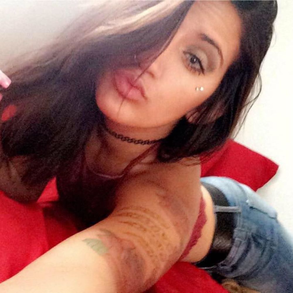 Meet your Posher, Destinee